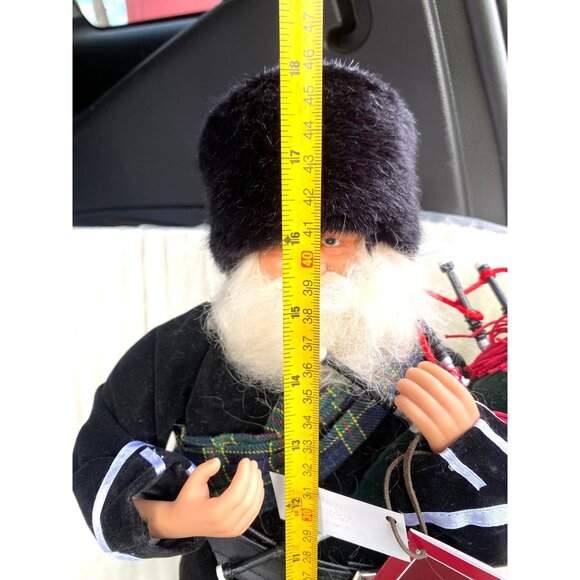 St.Nicholas Square Santa Figurine Scottish Kilt Christmas Decor - Picture 5 of 6